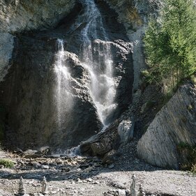Der Wasserfall beim Alpengasthof Kasern im Bergsteigerdorf Schmirn | © TVB Wipptal | Victoria Hörtnagl