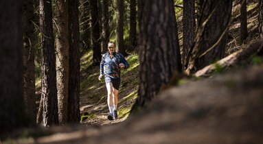 Martin Gschliesser beim Trailrunning im Wipptal | © Jan Hetfleisch
