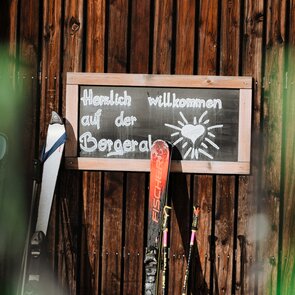 Einkehren im Panorama-Restaurant in der Skiarena Bergeralm im Wipptal | © TVB Wipptal | Johannes Bitter