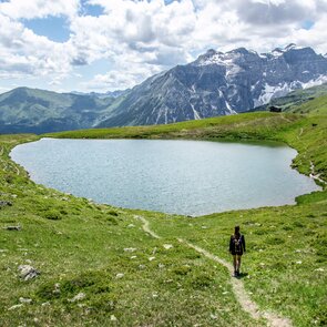 Blick über den Lichtsee Richtung Zillertaler Alpen | © TVB Wipptal