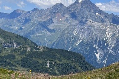 Blick auf den Habicht im Gschnitztal entlang der Kammwanderung zum Lichtsee | © TVB Wipptal | Daniela Achmüller