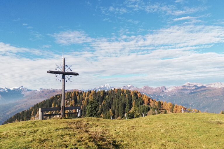 Gipfelkreuz vom Hochgeneinerjoch  | © TVB Wipptal / Barbara Jenewein